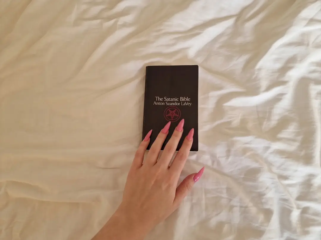 My favorite book 🖤😈